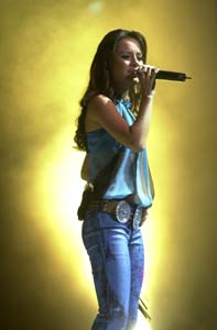 http://www.terra.com.br/exclusivo/galeria/sandyjr_showsp/s12.jpg
