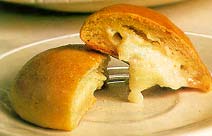 Pão de batata com requeijão