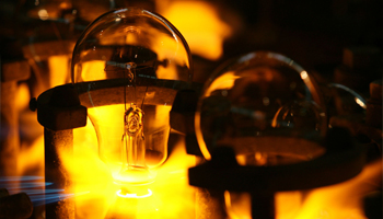 Da invenção da lâmpada à necessidade de se apagar a luz