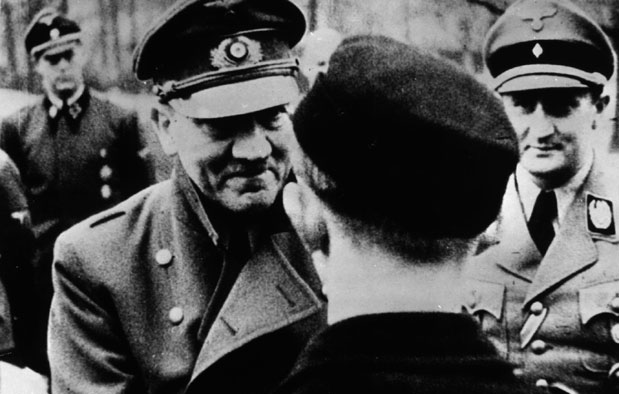 Última foto oficial de Adolf Hitler (1889 - 1945)